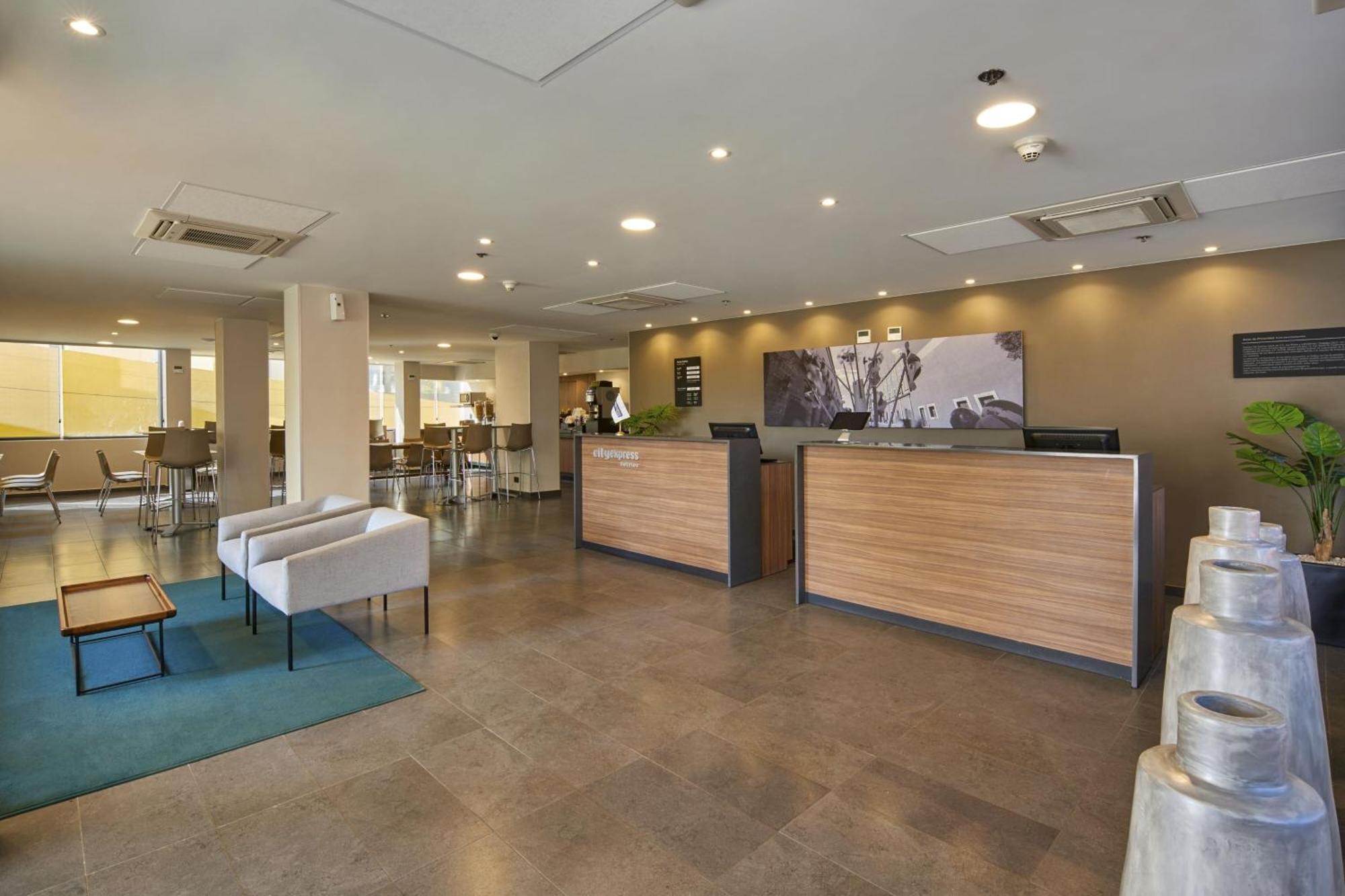 City Express By Marriott Queretaro Exterior photo