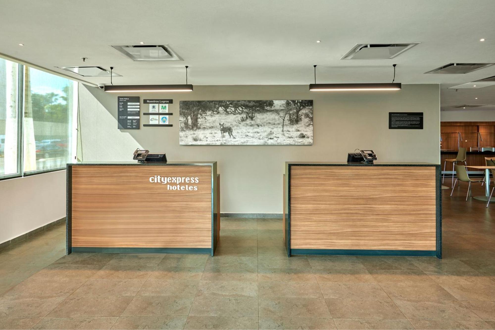 City Express By Marriott Queretaro Exterior photo