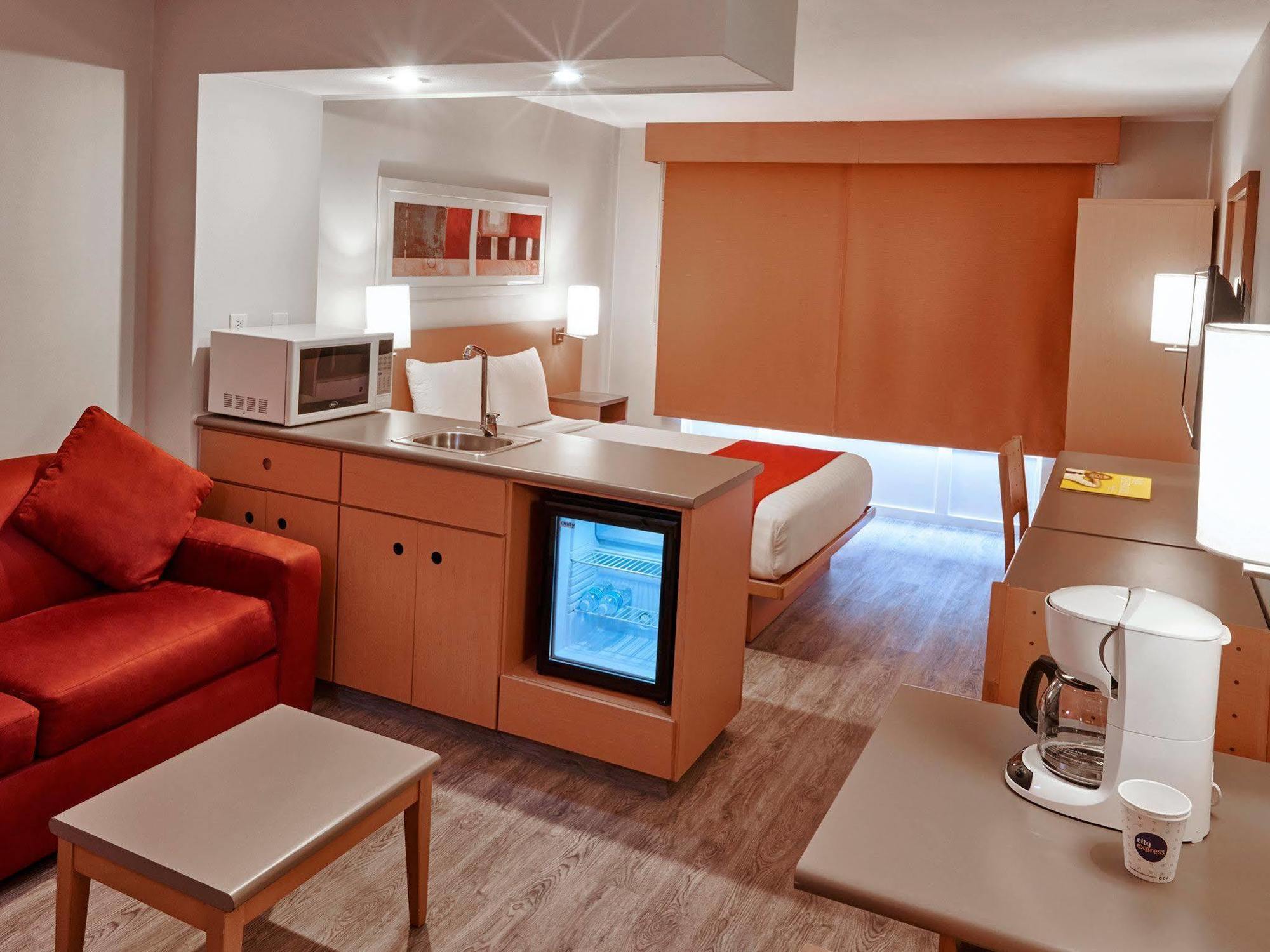 City Express By Marriott Queretaro Exterior photo