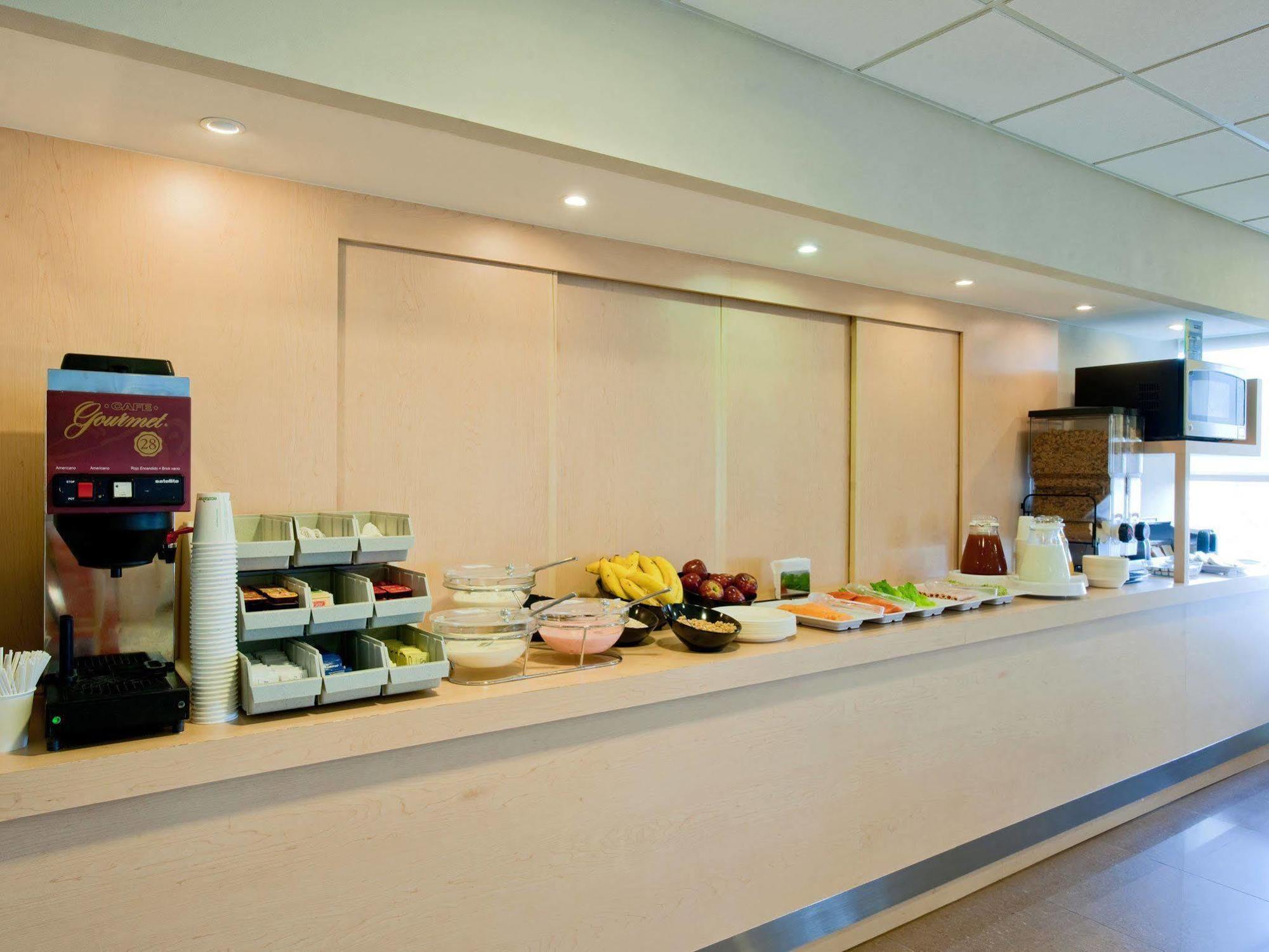City Express By Marriott Queretaro Exterior photo